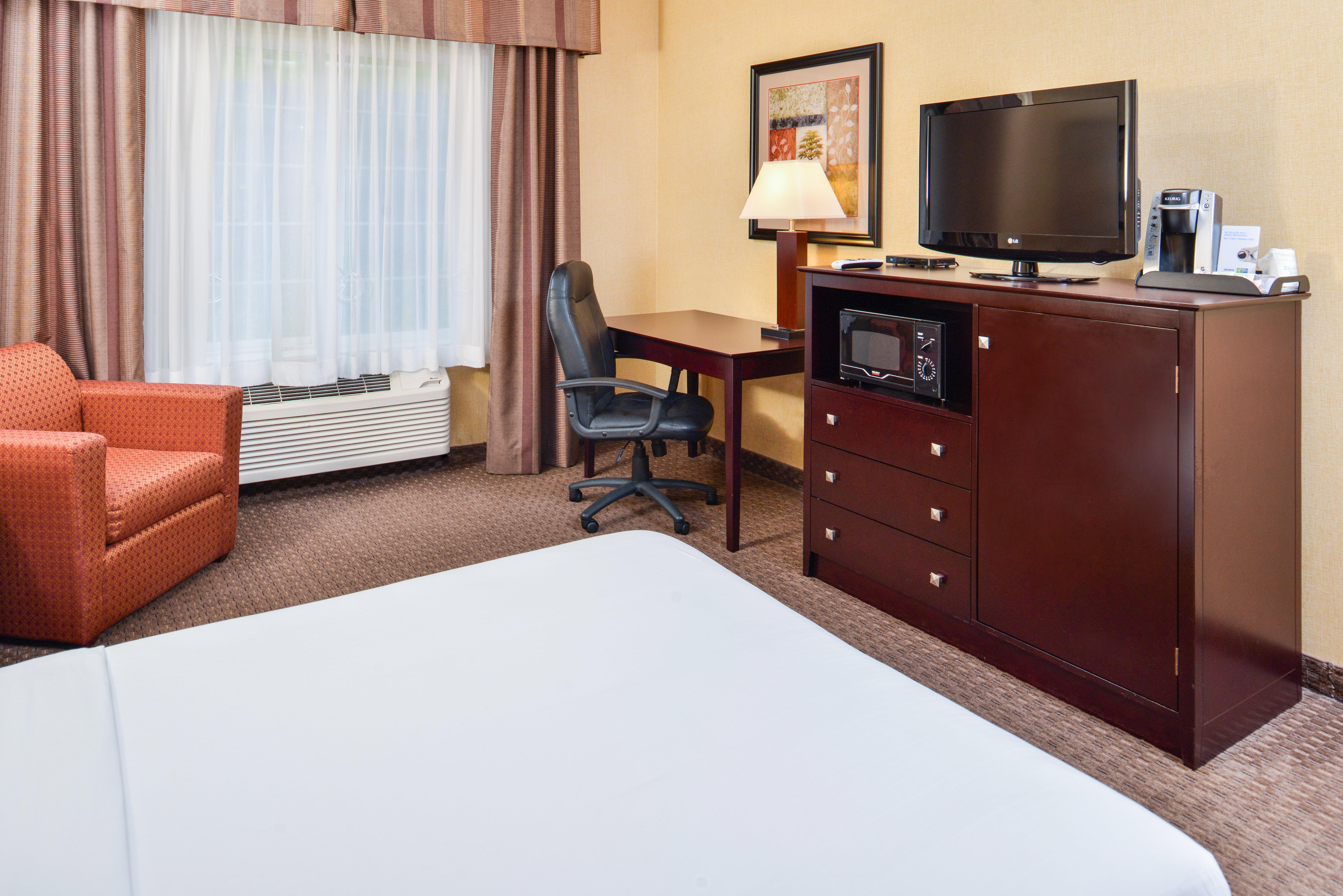 Holiday Inn Express Hotel & Suites Portland - Jantzen Beach By Ihg Екстериор снимка