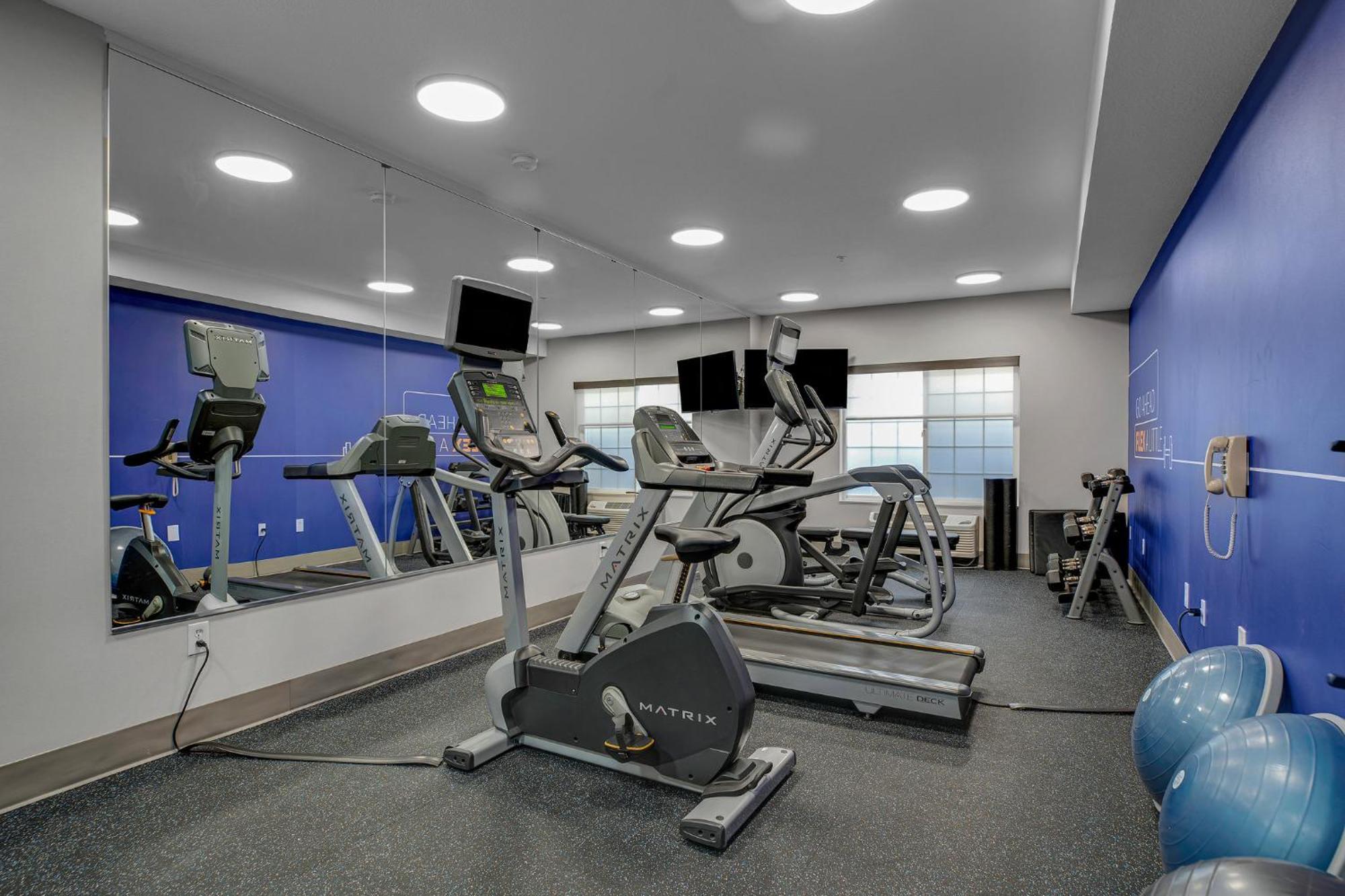Holiday Inn Express Hotel & Suites Portland - Jantzen Beach By Ihg Екстериор снимка