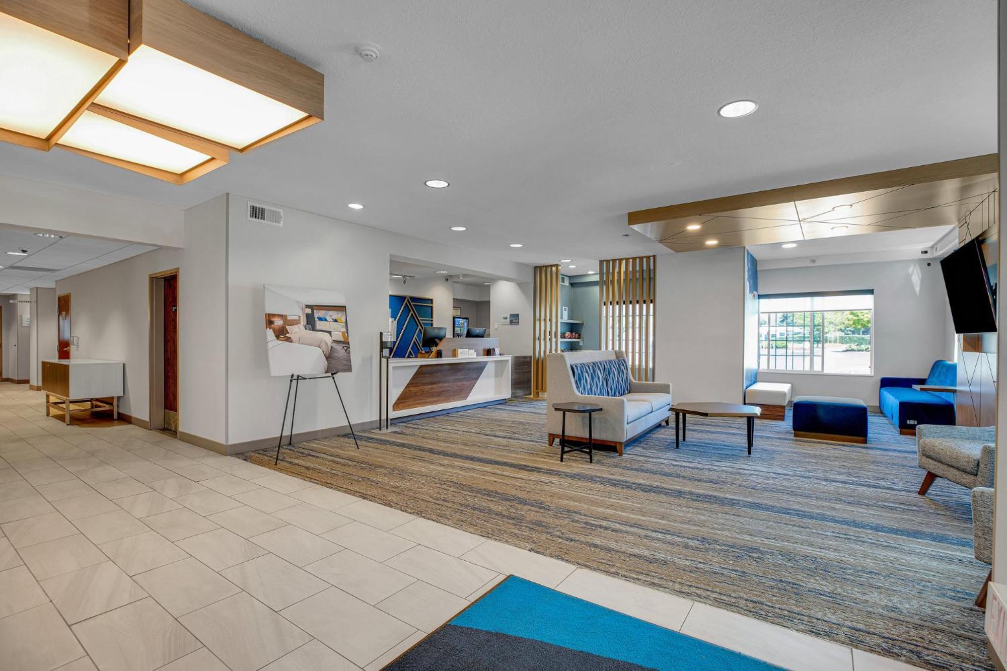 Holiday Inn Express Hotel & Suites Portland - Jantzen Beach By Ihg Екстериор снимка