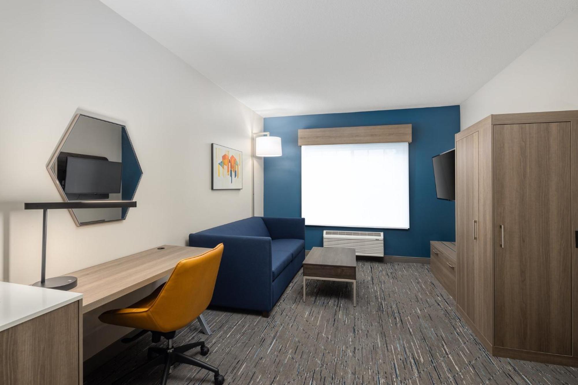 Holiday Inn Express Hotel & Suites Portland - Jantzen Beach By Ihg Екстериор снимка