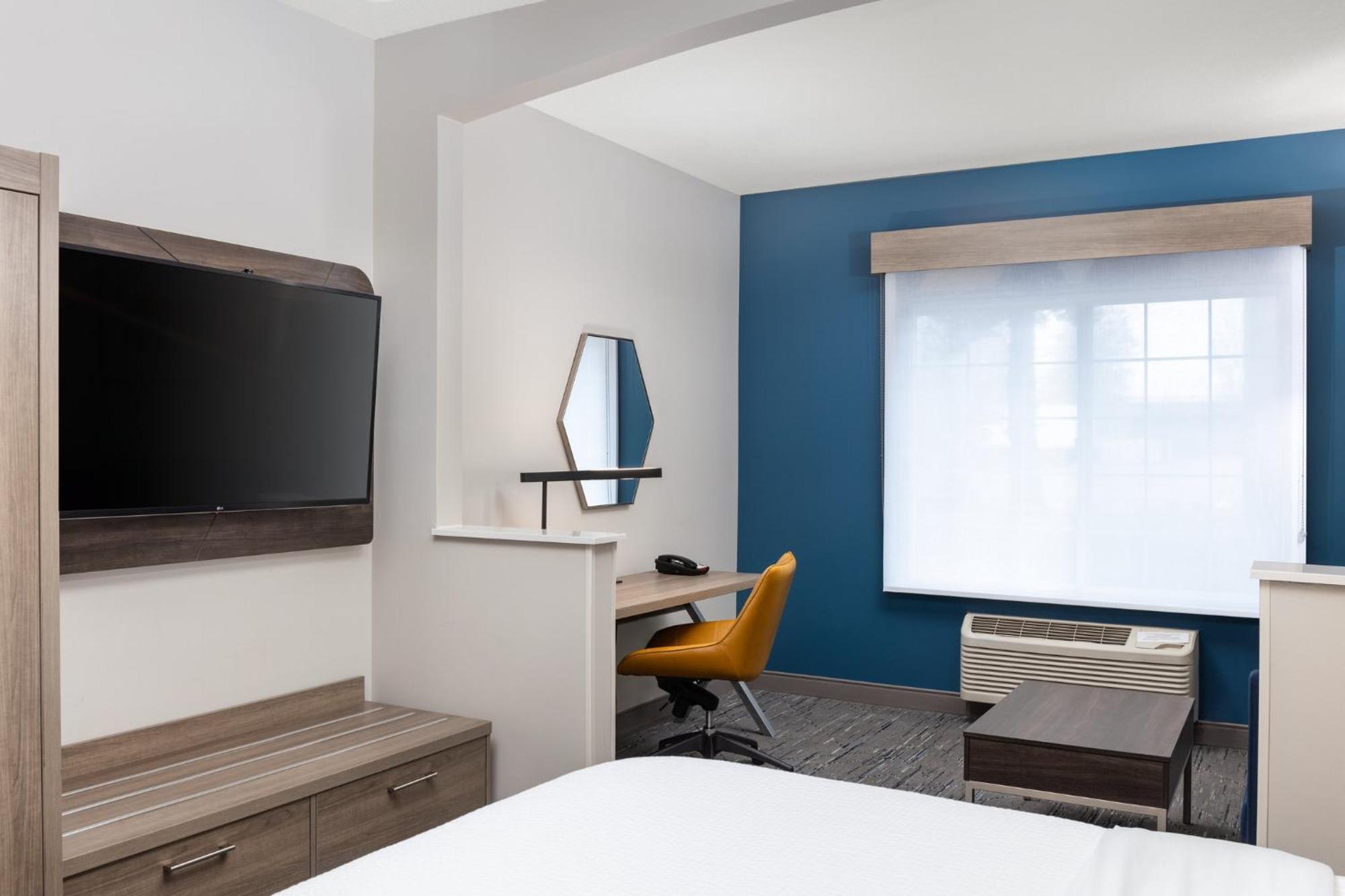 Holiday Inn Express Hotel & Suites Portland - Jantzen Beach By Ihg Екстериор снимка