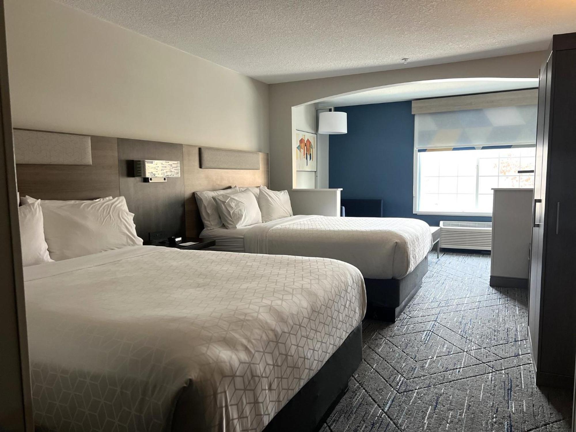 Holiday Inn Express Hotel & Suites Portland - Jantzen Beach By Ihg Екстериор снимка