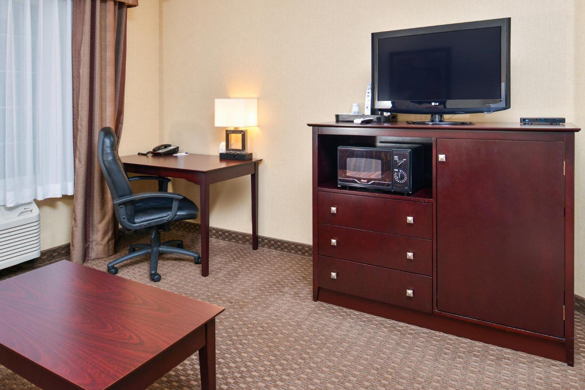 Holiday Inn Express Hotel & Suites Portland - Jantzen Beach By Ihg Екстериор снимка