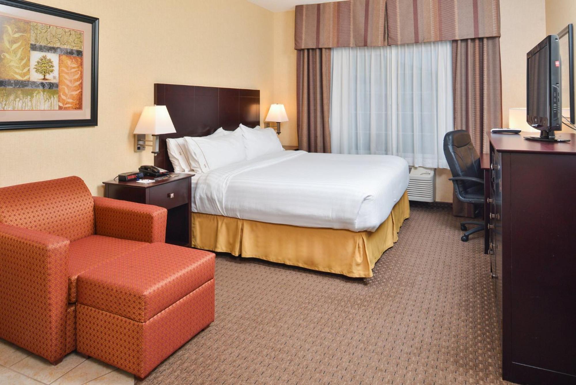 Holiday Inn Express Hotel & Suites Portland - Jantzen Beach By Ihg Екстериор снимка