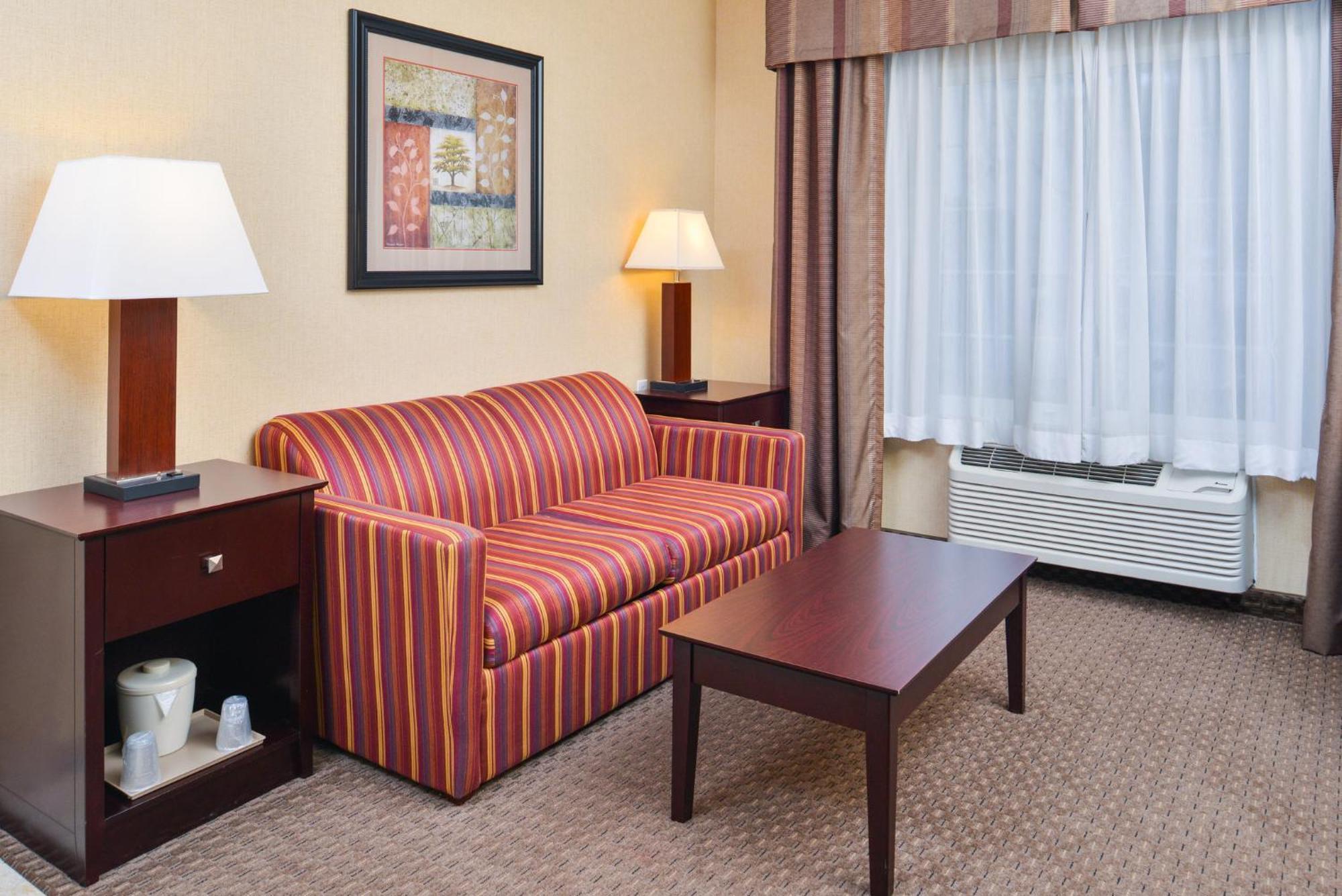 Holiday Inn Express Hotel & Suites Portland - Jantzen Beach By Ihg Екстериор снимка