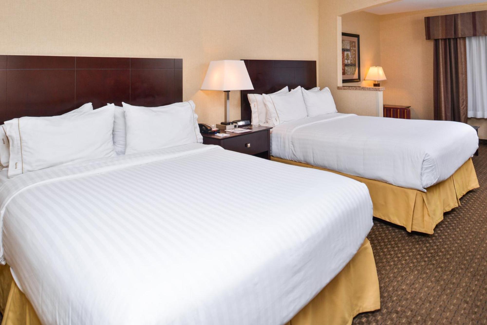 Holiday Inn Express Hotel & Suites Portland - Jantzen Beach By Ihg Екстериор снимка
