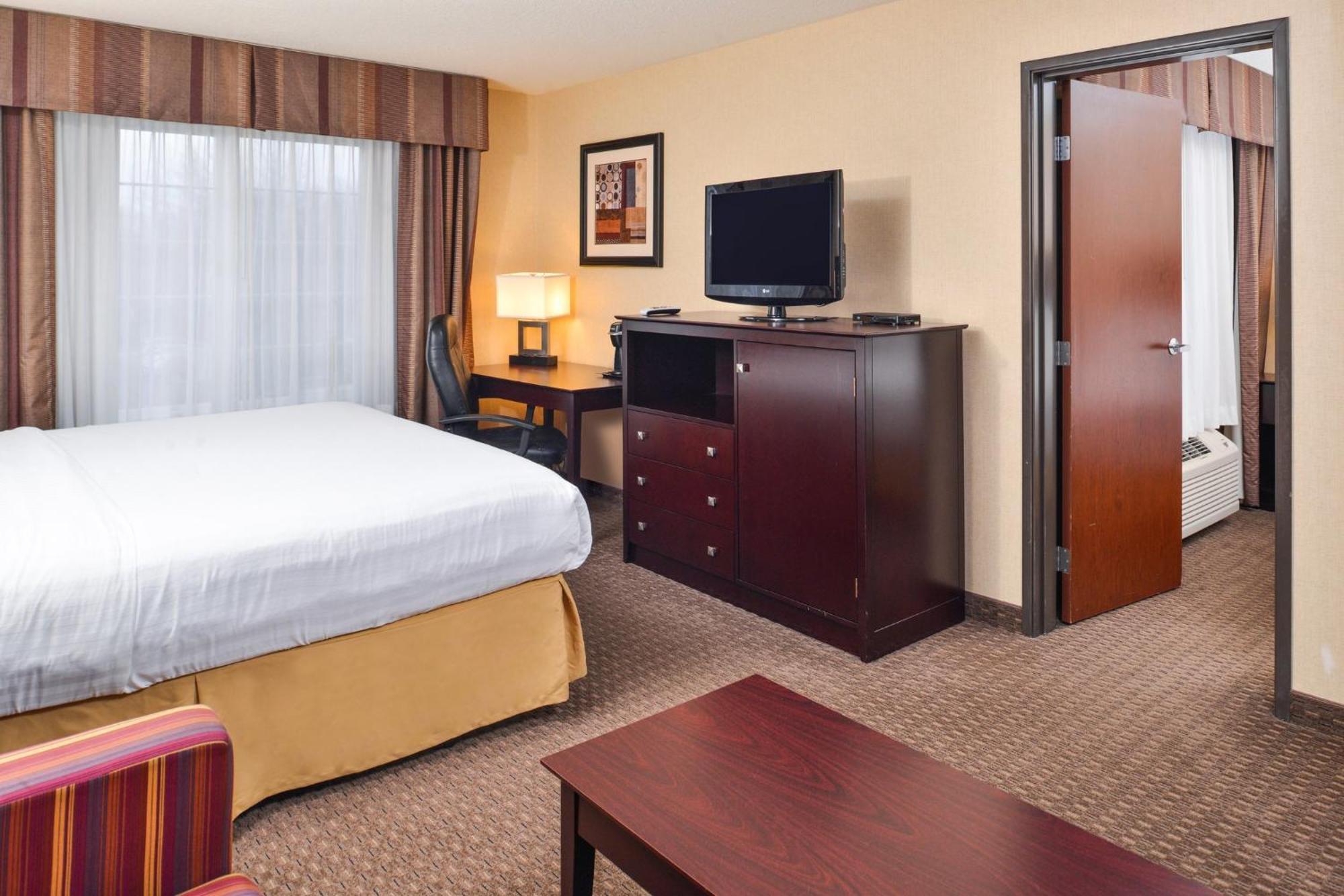 Holiday Inn Express Hotel & Suites Portland - Jantzen Beach By Ihg Екстериор снимка