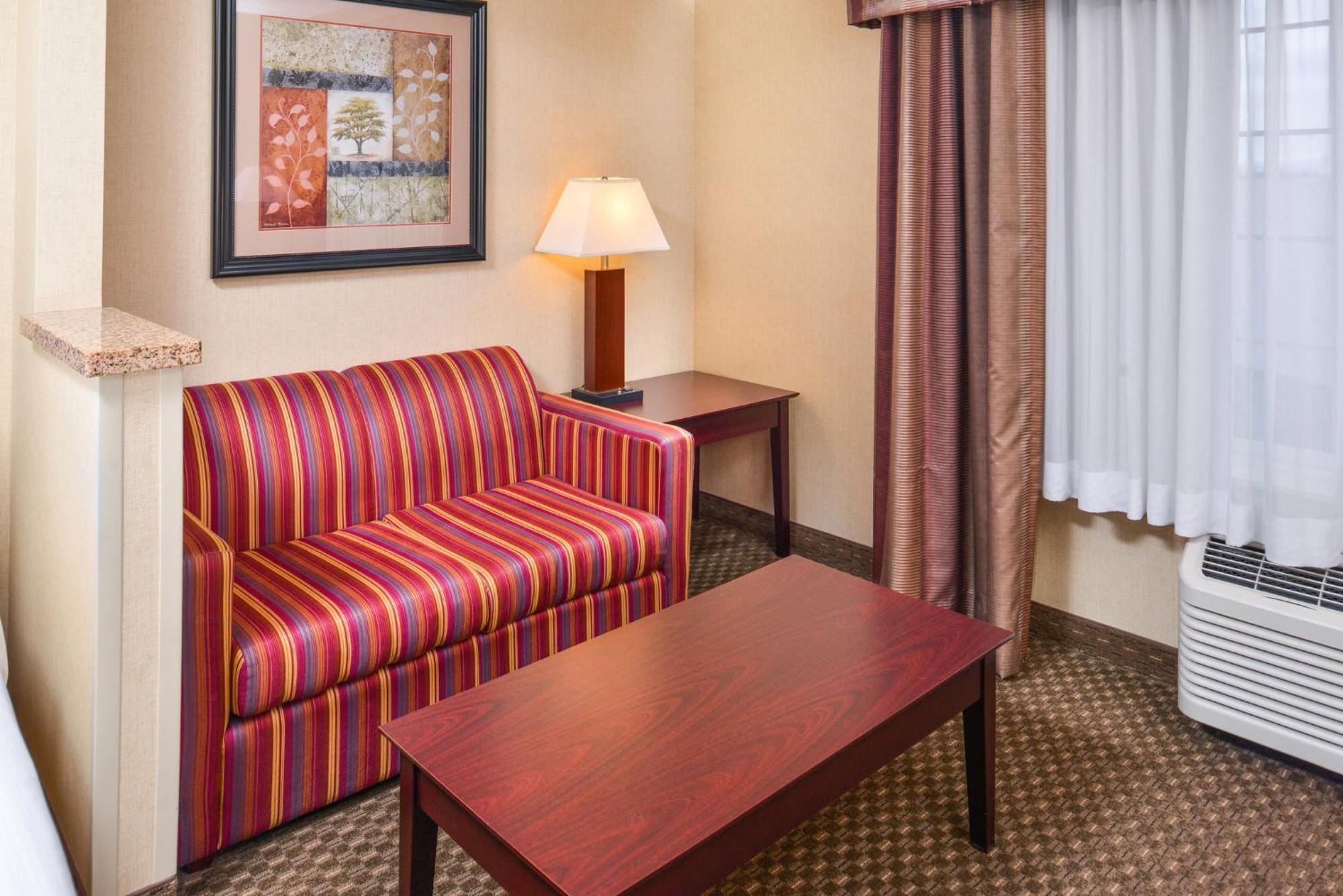 Holiday Inn Express Hotel & Suites Portland - Jantzen Beach By Ihg Екстериор снимка