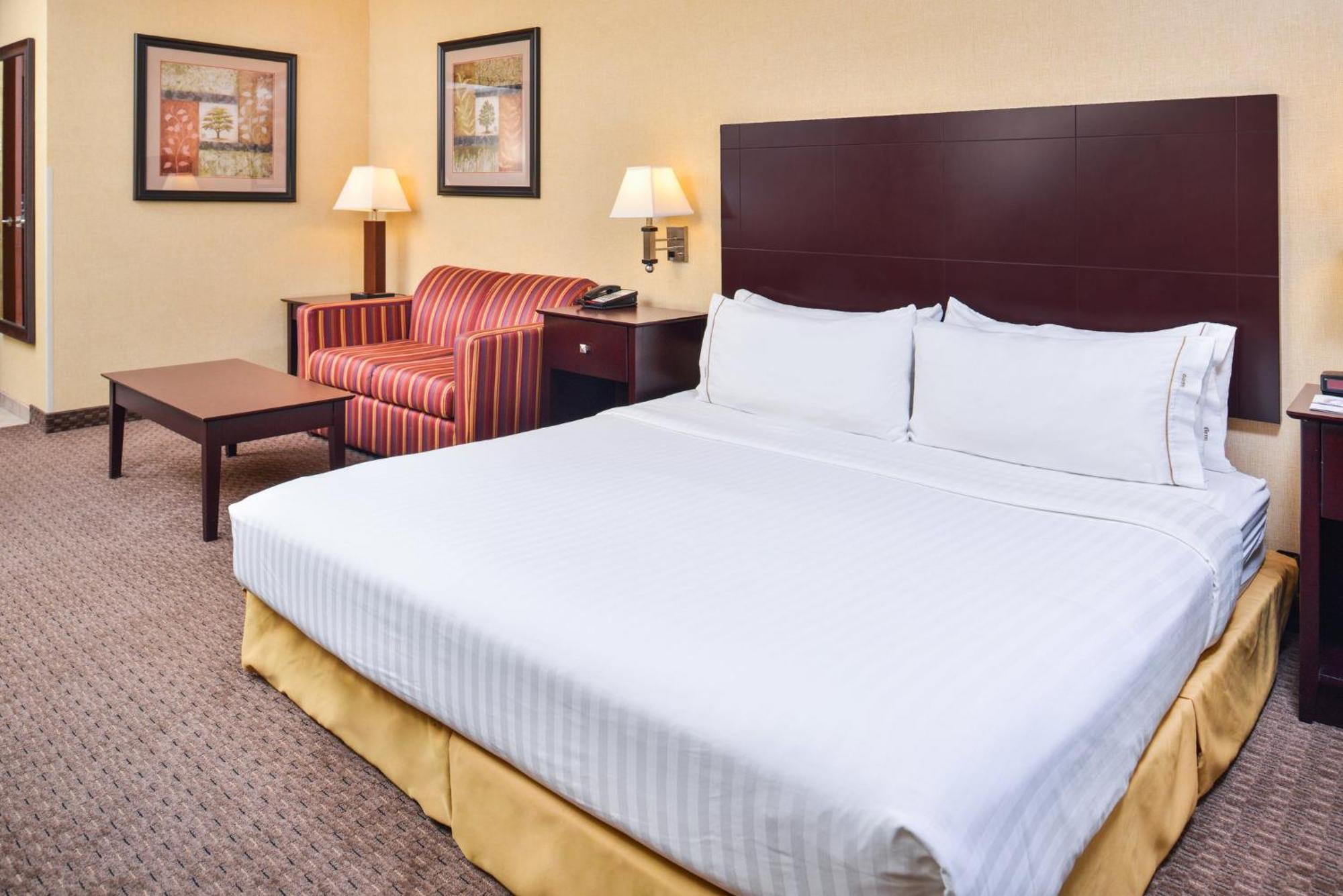 Holiday Inn Express Hotel & Suites Portland - Jantzen Beach By Ihg Екстериор снимка